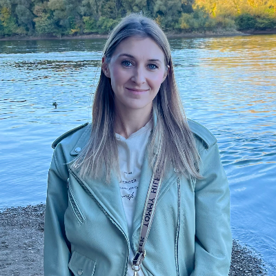 Яна Молчанова