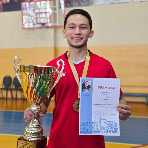Динислам Мансуров